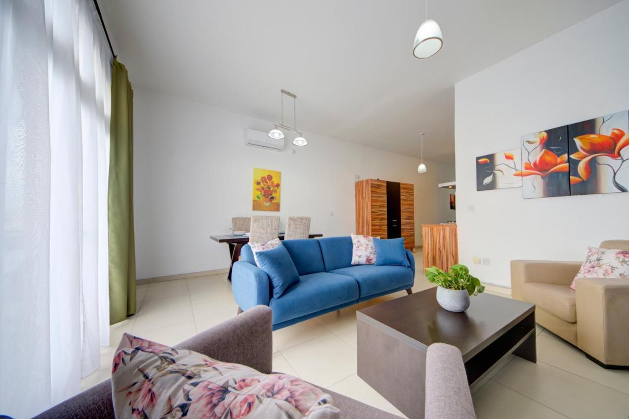St Julians 2 Bedroom Apartment With Commanding Seaviews By Shortletsmalta San Ġiljan Exterior foto