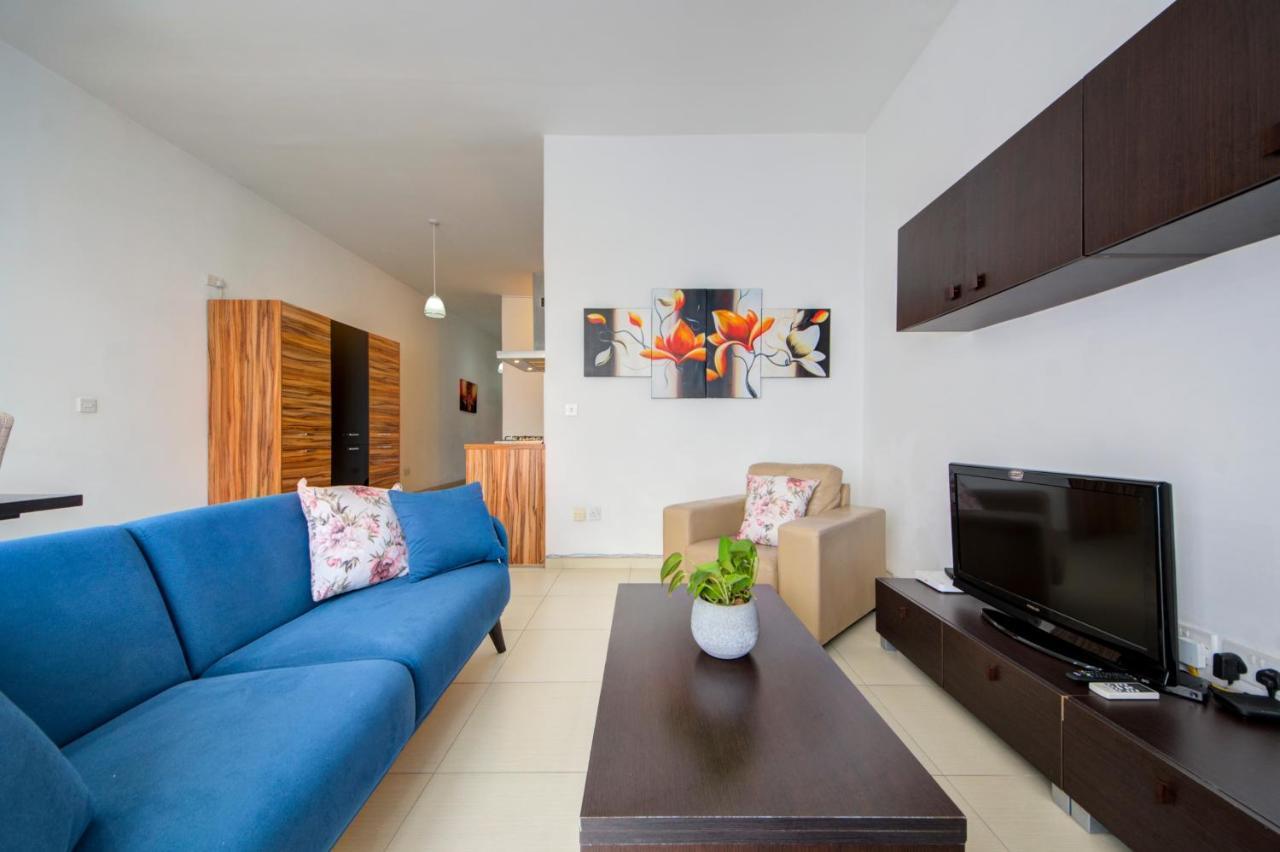 St Julians 2 Bedroom Apartment With Commanding Seaviews By Shortletsmalta San Ġiljan Exterior foto