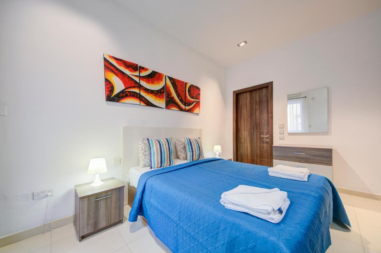 St Julians 2 Bedroom Apartment With Commanding Seaviews By Shortletsmalta San Ġiljan Exterior foto