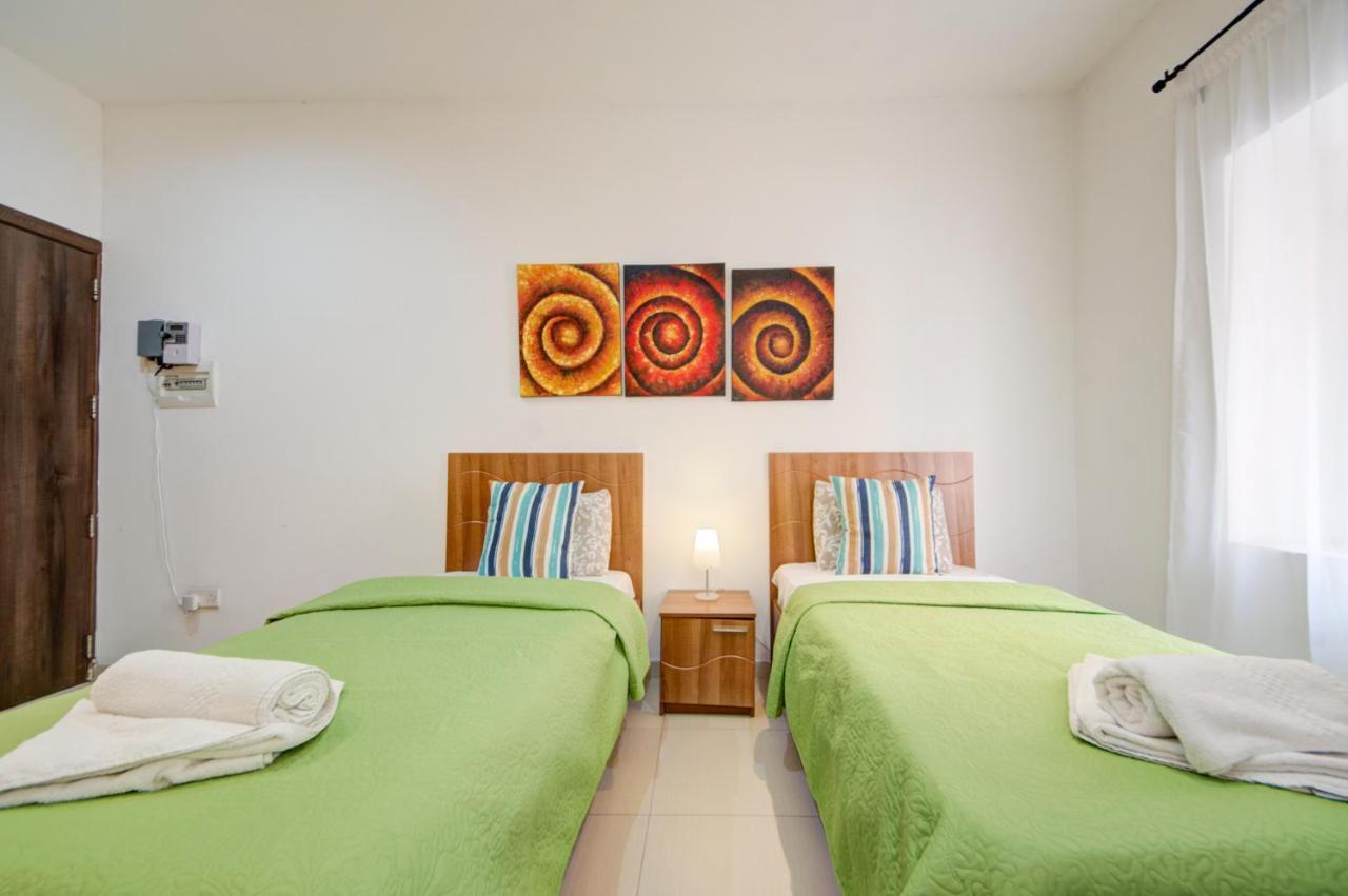 St Julians 2 Bedroom Apartment With Commanding Seaviews By Shortletsmalta San Ġiljan Exterior foto